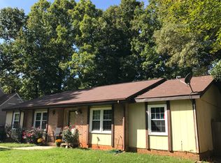 5019 Chestnut Lake Dr, Charlotte, NC 28227