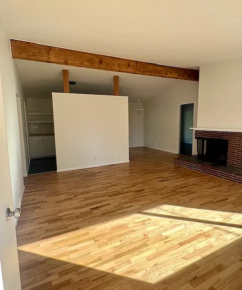 850 82nd Ave NE — Photo 2