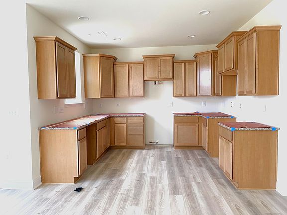 3rd image of 3020 Ginger Hill Ln