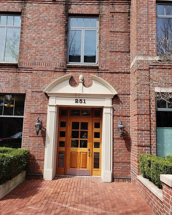 1st image of 251 Daniel Burnham Sq