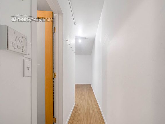 5th image of 210 Thompson St #3FN