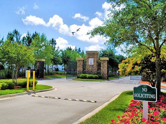 3rd image of 13431 Stone Pond Dr