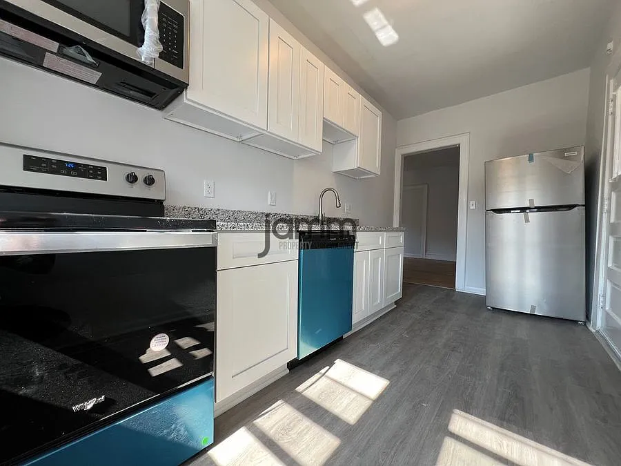 Updated 1-Bedroom in Cleveland Heights!! — Photo 4
