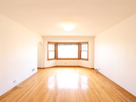 2nd image of 4436 S Komensky Ave