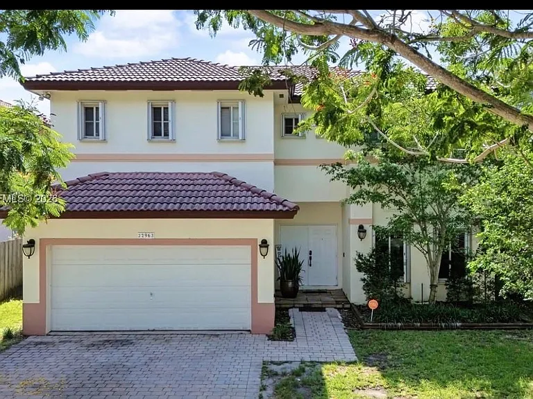 22963 SW 113th Psge — Photo 1