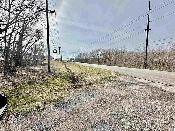 3rd image of 612 North Dr