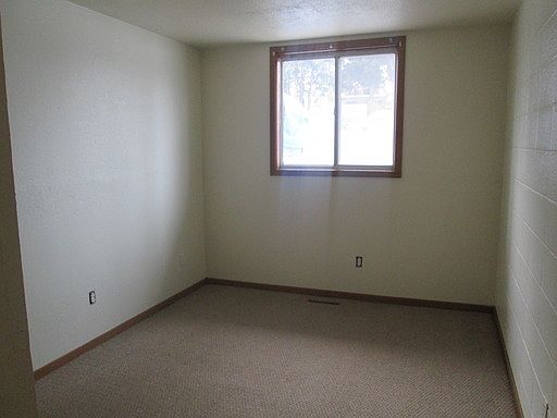 5th image of 2216 12th Ave N APT 107
