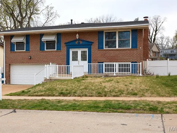 10962 Kingsmere Dr, Saint Louis, MO 63123