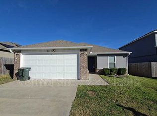 1144 S Jaybird Ln, Fayetteville, AR 72701