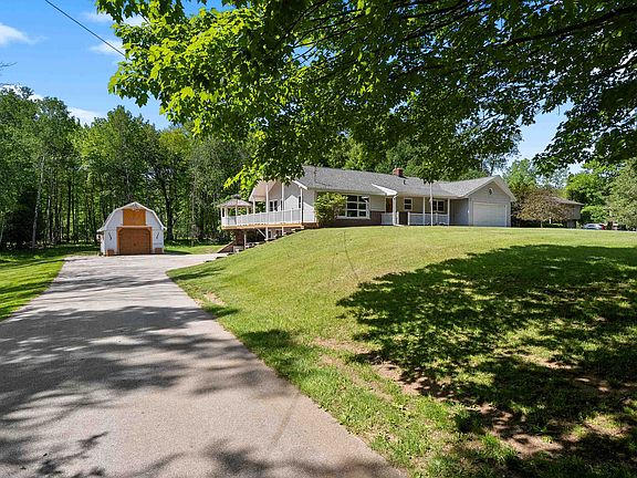 3rd image of 1135 Hill Dr