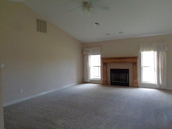 5th image of 3605 NE Richmond St