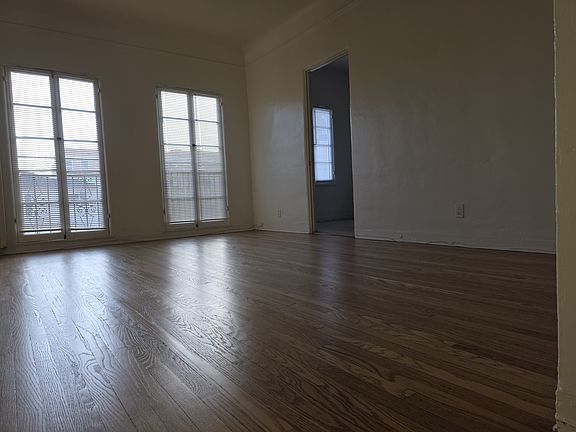 4th image of 651 S Dunsmuir Ave APT 201