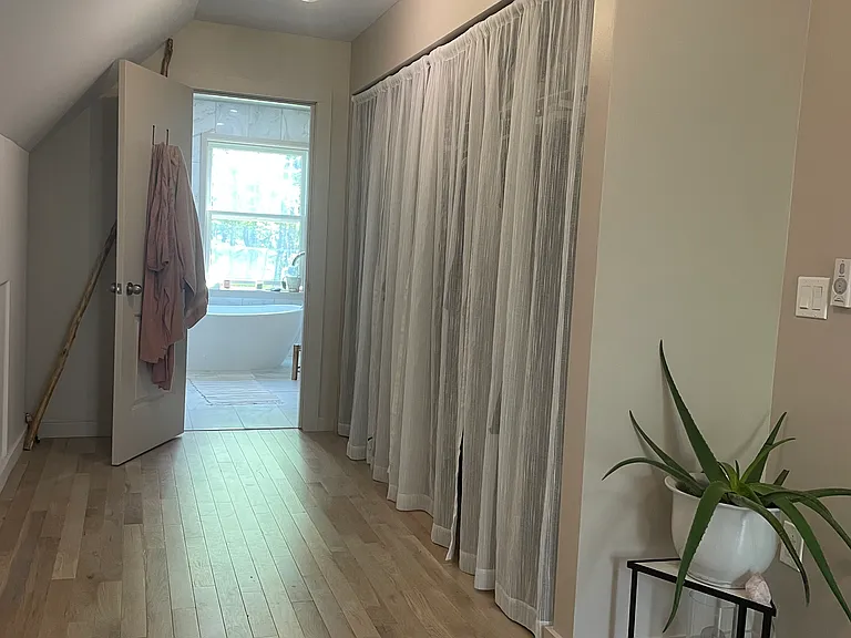 2nd Floor bedroom