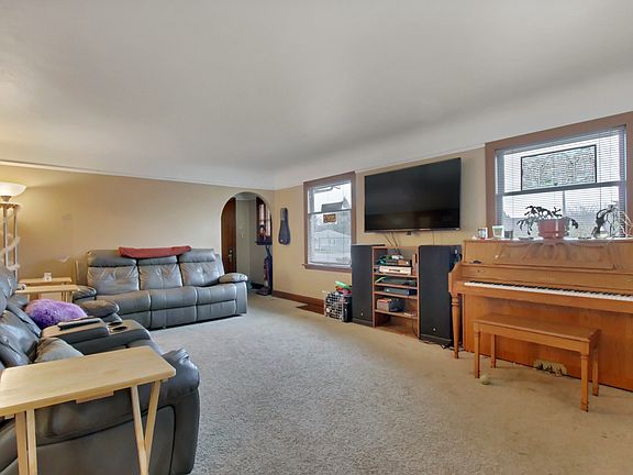 5th image of 6706 Pacific Ave