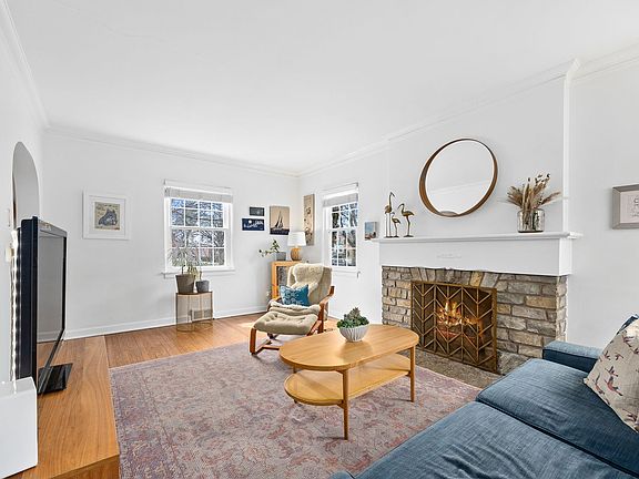 4th image of 514 Uvedale Rd
