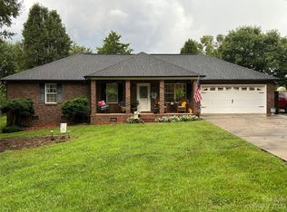 2046 Summerfield Cir, Conover, NC 28613