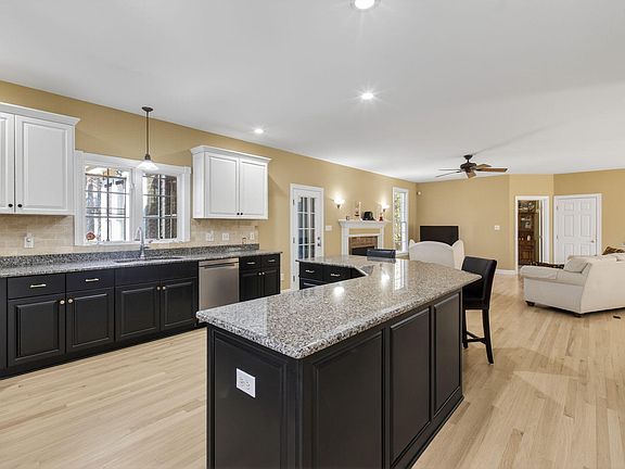 5th image of 936 Elbridge Dr