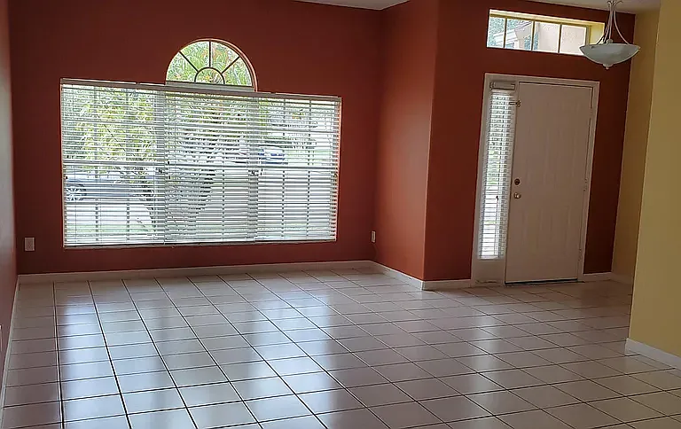 4629 Riverton Dr — Photo 3