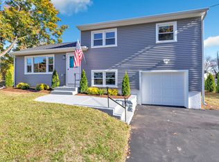 15 Smith Dr, Hamden, CT 06517