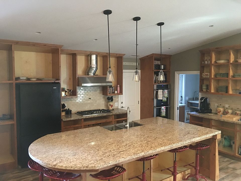 2nd image of 877 Truman Ct