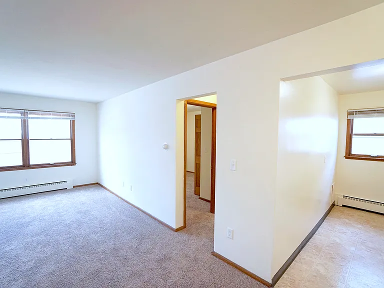 1529 Adrian St — Photo 8
