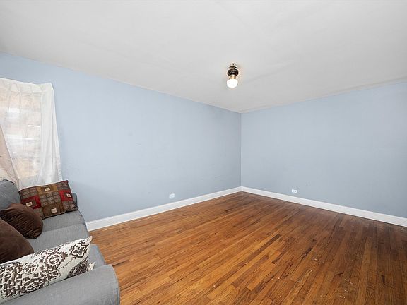 2nd image of 131 48th Ave