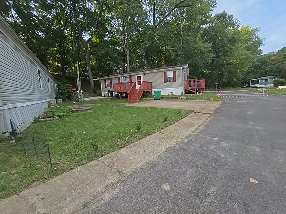 2nd image of 1684 Meadowlark Ln