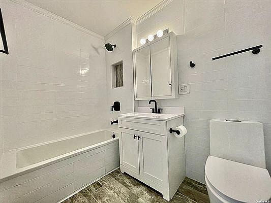 4th image of 7413 Hillmeyer Ave #1
