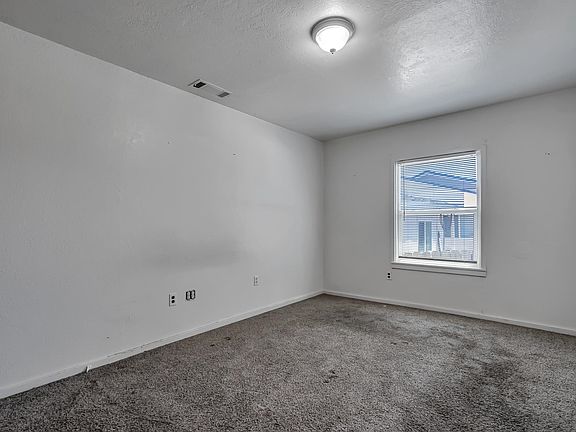 4th image of 226 Madison St