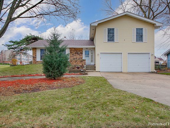 2nd image of 301 Robinhood Ct