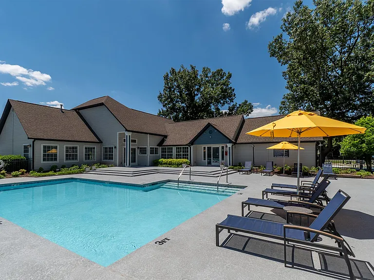 Summerlake Apartments — Photo 102