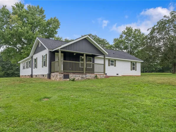 351 Morgan Rd, Wellford, SC 29385