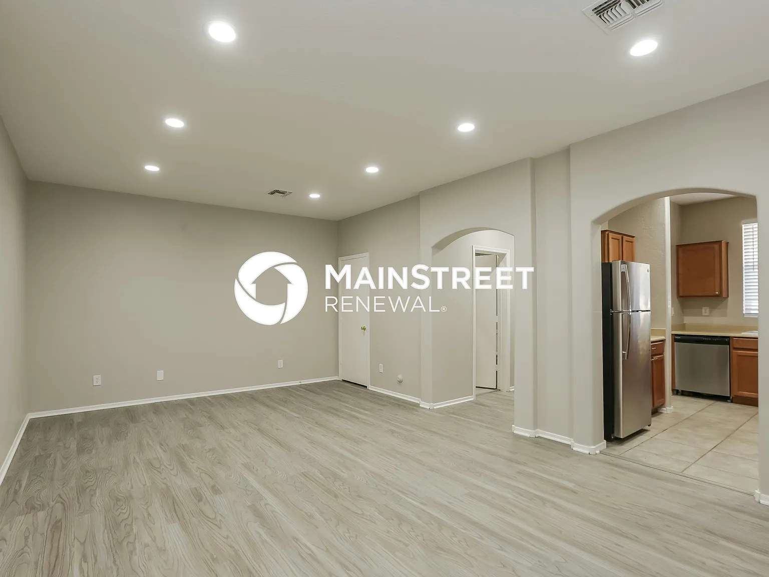 5337 W Warner St — Photo 2