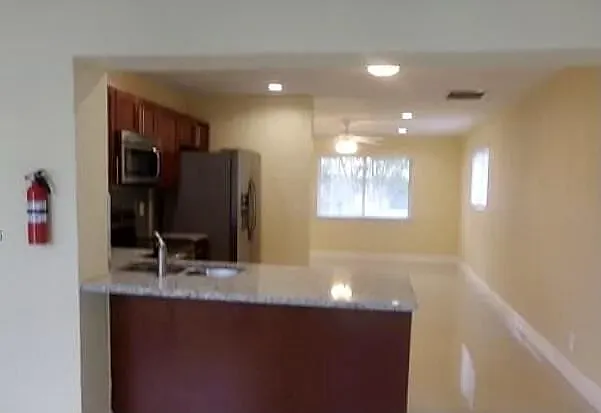 2 bed, 990 sqft, $2,495 — Photo 2