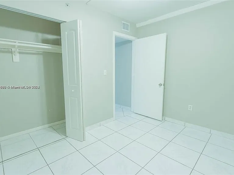 8700 SW 133rd Avenue Rd #223 — Photo 7
