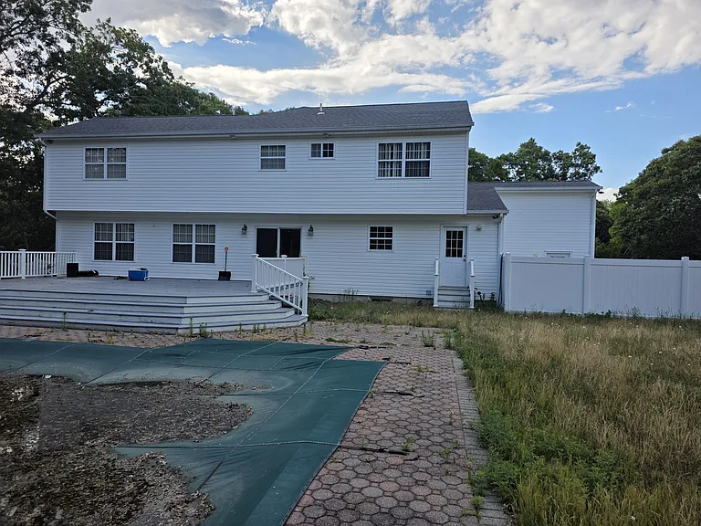 6 Merrick Rd — Photo 12