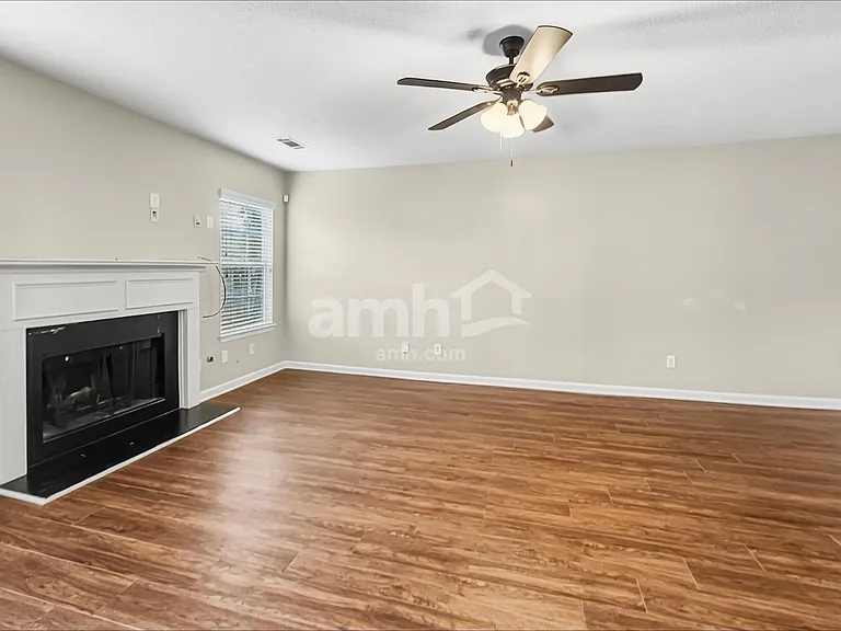 312 Othello Dr — Photo 8
