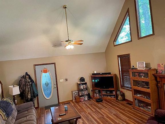 5th image of 515 Holiday Hills Ln