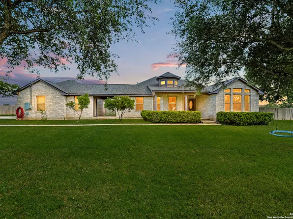 1852 County Road 6710, Lytle, TX 78052