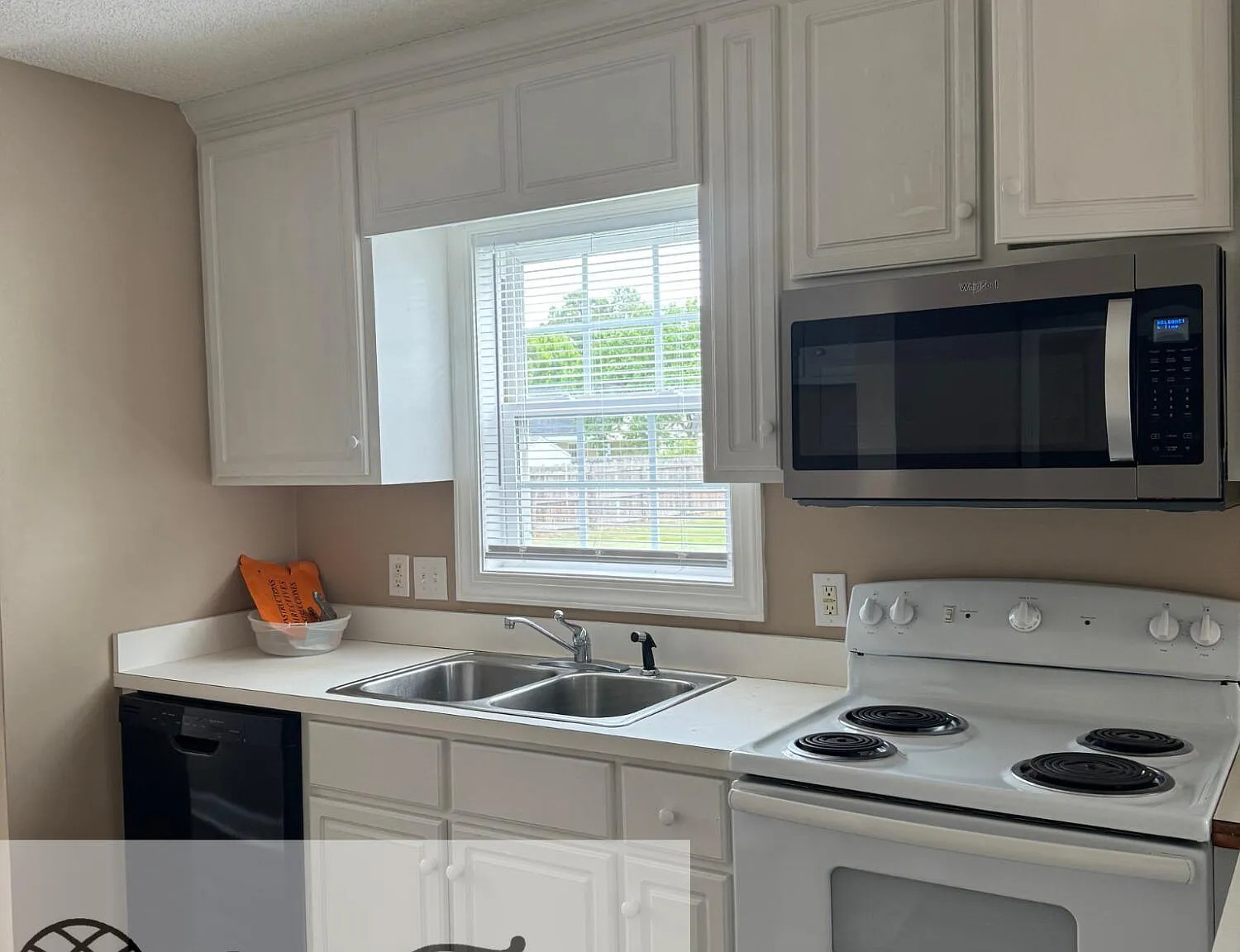 3 bed, 2.0 bath, 1000 sqft, $1,350 — Photo 3