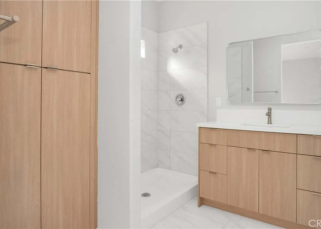 3 bed, 2.5 bath, 1500 sqft, $3,100 — Photo 2