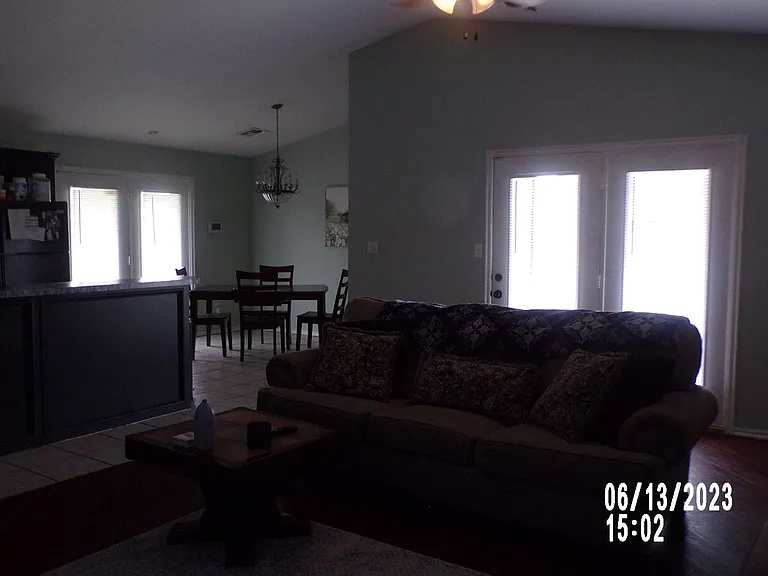 2420 SW 44th St — Photo 3