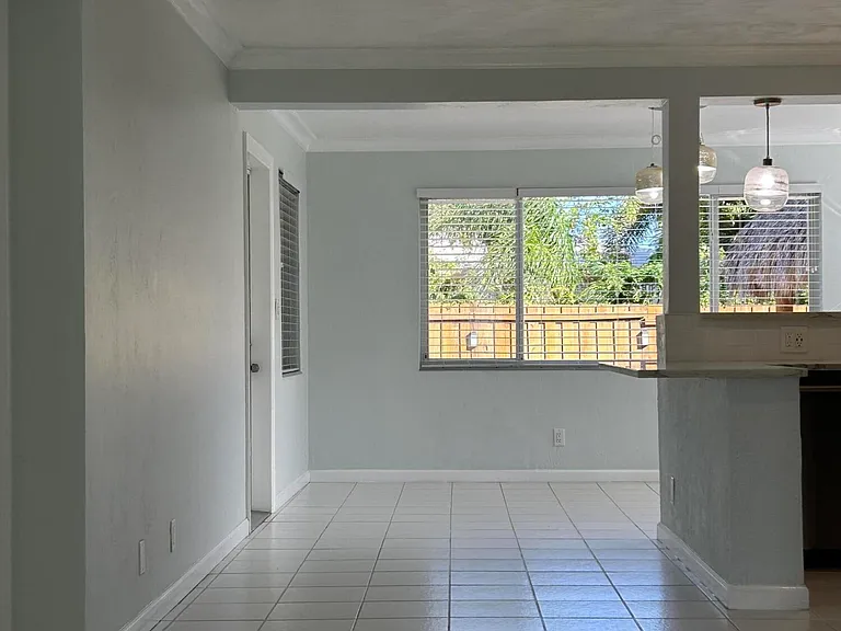 455 NE 29th St — Photo 31