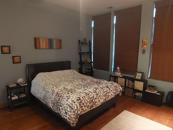 3rd image of 1242 N Milwaukee Ave Unit 3A