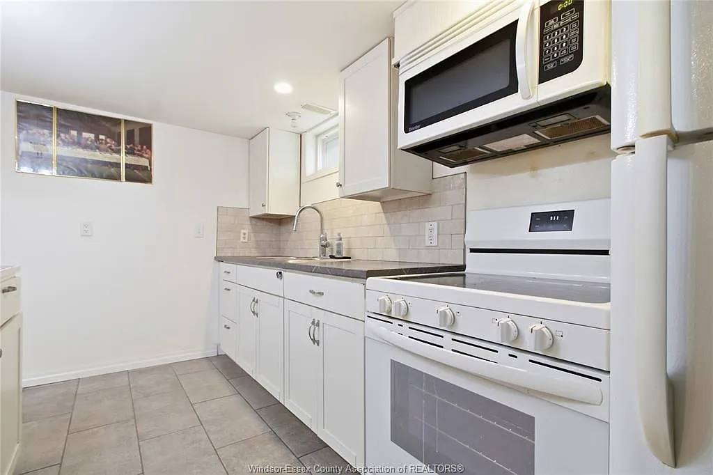 3 bed, $1,850 — Photo 4