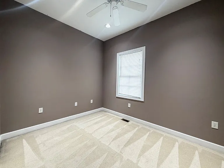 33 Augustine Rd — Photo 16