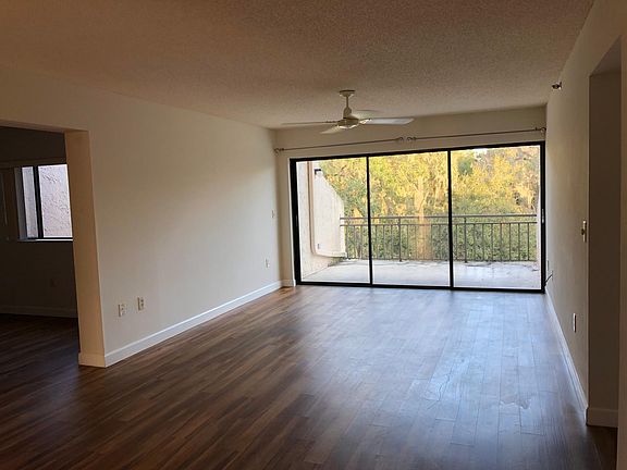5th image of 1166 Carmel Cir APT 300