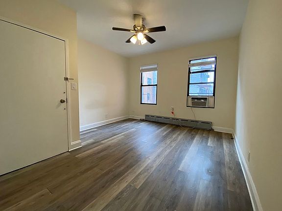 5th image of 218 Calyer St APT 3R