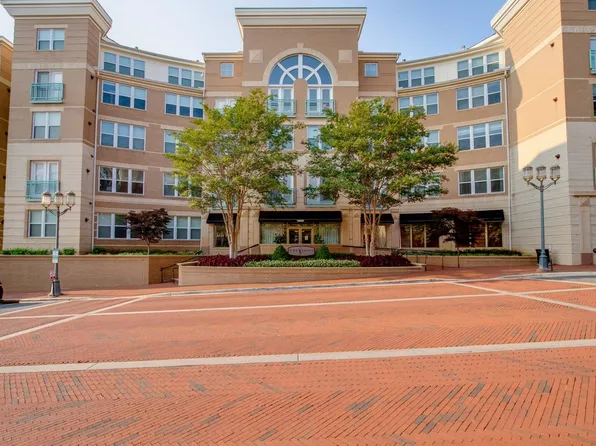 12000 Market St APT 173, Reston, VA 20190