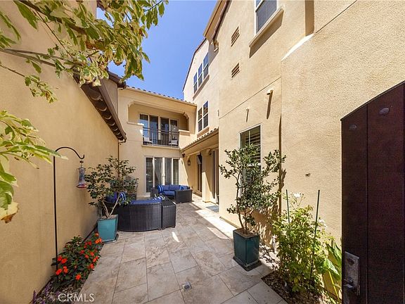 3rd image of 8454 Hibiscus Cir
